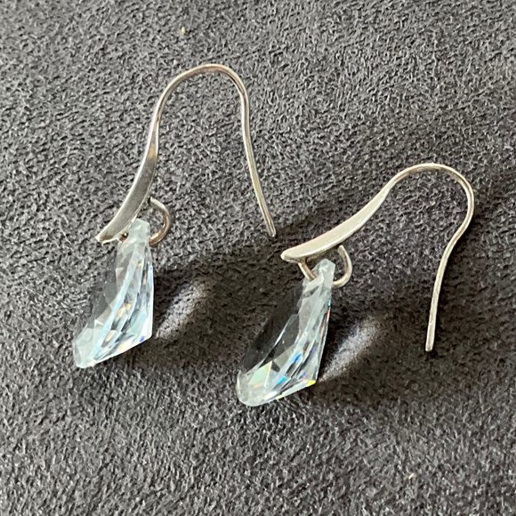 Crystal drop earrings - Picture 2 of 5